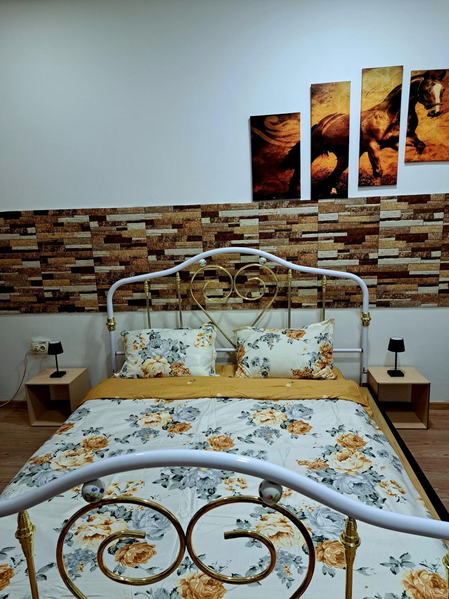 Regim Hotelier Pietonala Oradea Εξωτερικό φωτογραφία