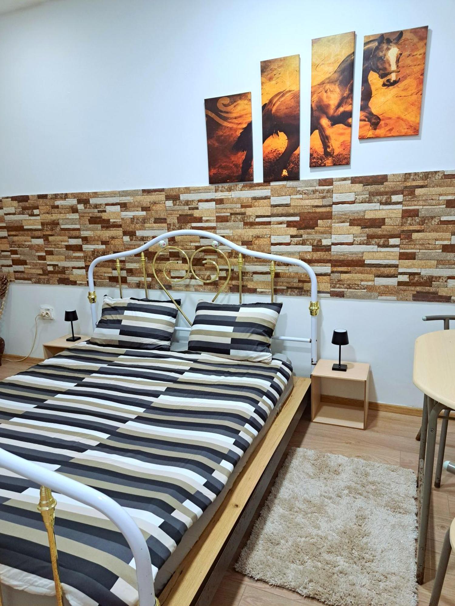Regim Hotelier Pietonala Oradea Δωμάτιο φωτογραφία